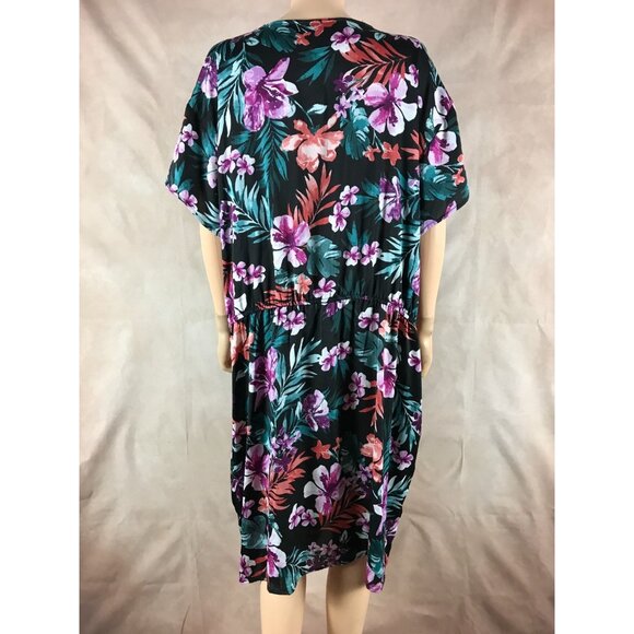 BOBEAU Plus Size Twist Front Black Floral-Print Dress 2X - Picture 8 of 9
